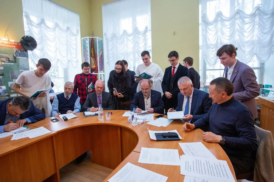 Крохин александр геннадьевич мгоу